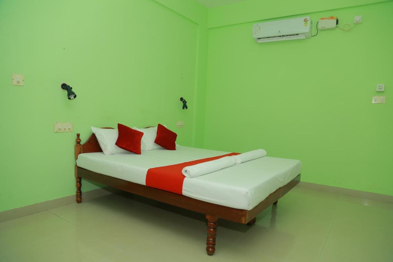 Shirleys Beach Hotel Ковалам Екстер'єр фото